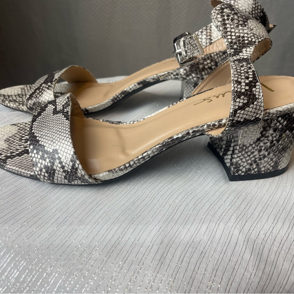 Lulu's Black and White Heels with Ankle Strap - Picture 5 of 5